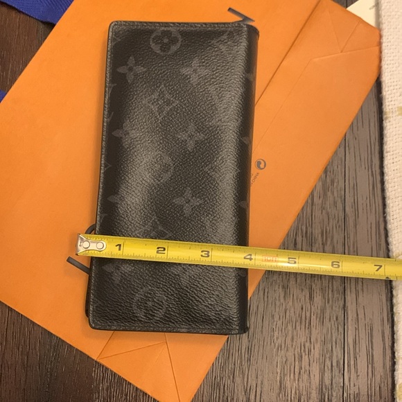 LV billfold - Picture 17 of 17